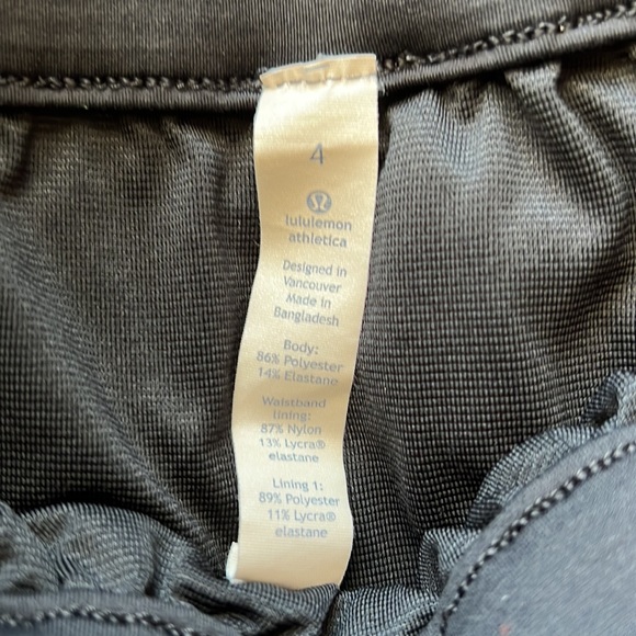 Lululemon Tracker Short 2017 Seawheeze - Counter Culture White / Black Size 4 - Picture 8 of 8